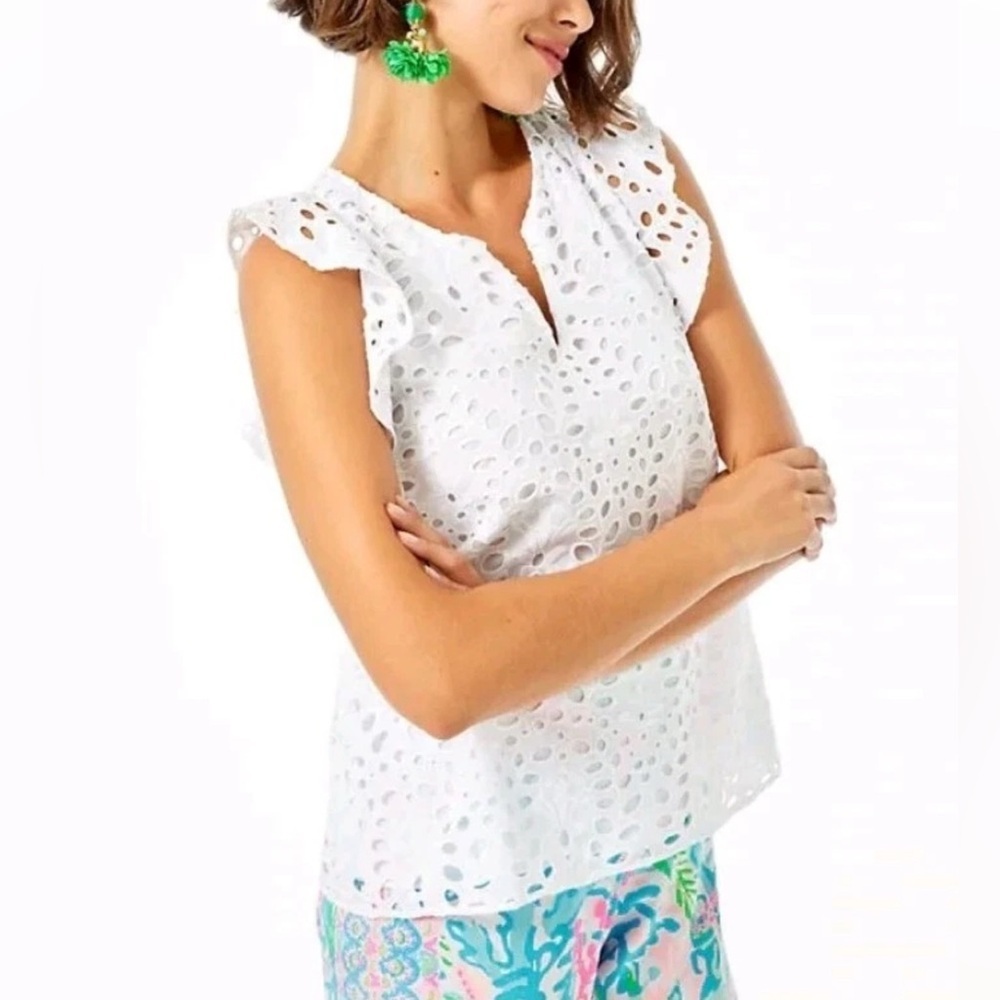 Lilly Pulitzer Size S Faun Top Resort White Large Petal Eyelet Blouse - Picture 2 of 12